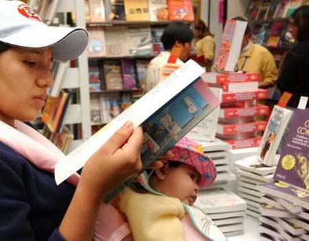 Cierra Feria del Libro de Madrid con ventas de casi 10 millones de dólares estadounidenses