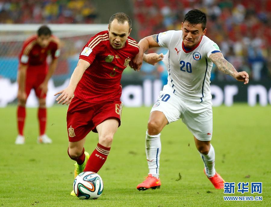 MUNDIAL 2014: Chile elimina a selección campeona con triunfo 2-0