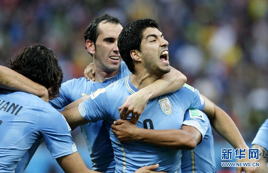 MUNDIAL 2014: Suárez regresa y ayuda a Uruguay a ganar 2-1 contra Inglaterra