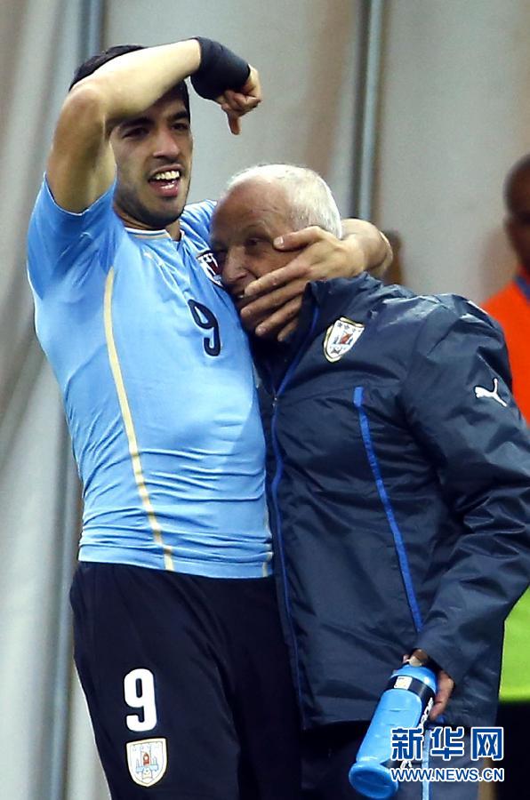 MUNDIAL 2014: Suárez regresa y ayuda a Uruguay a ganar 2-1 contra Inglaterra