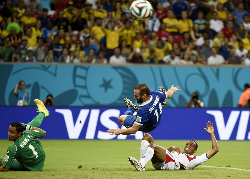 Costa Rica vence a Grecia en penaltis y clasifica a cuartos de final