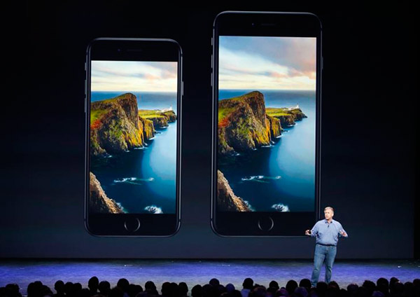 Apple presenta iPhones más grandes y nuevo reloj