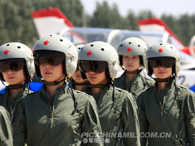 Mujer piloto de combate de la fuerza aérea china