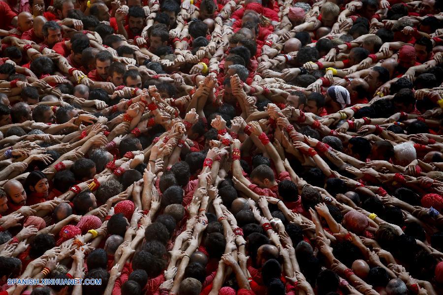 Espa?a: Competencia de castells en Tarragona  3