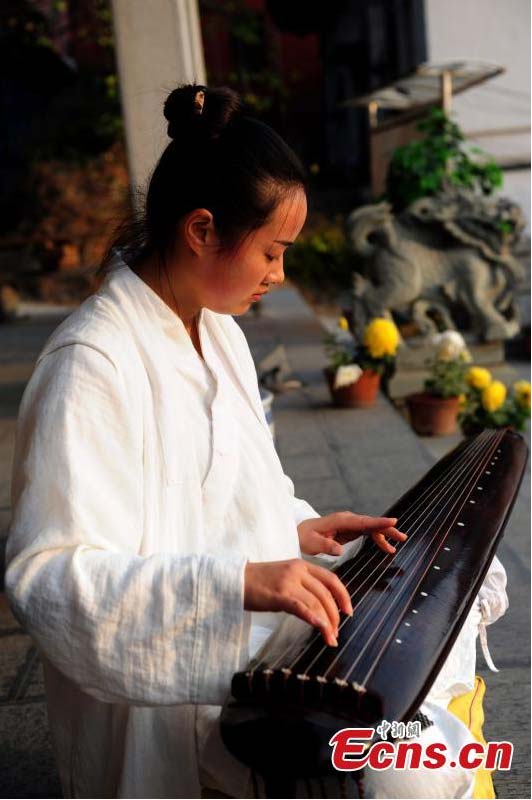 "Hermana Wudang" combina artes marciales con música