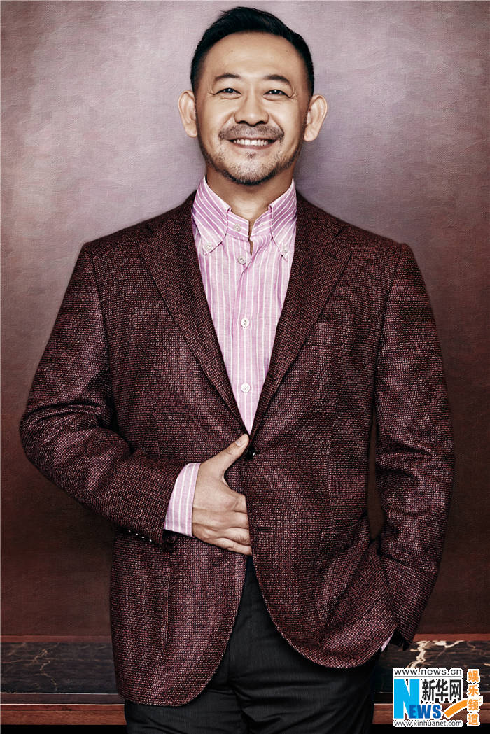 Actor Jiang Wu posa para revista 