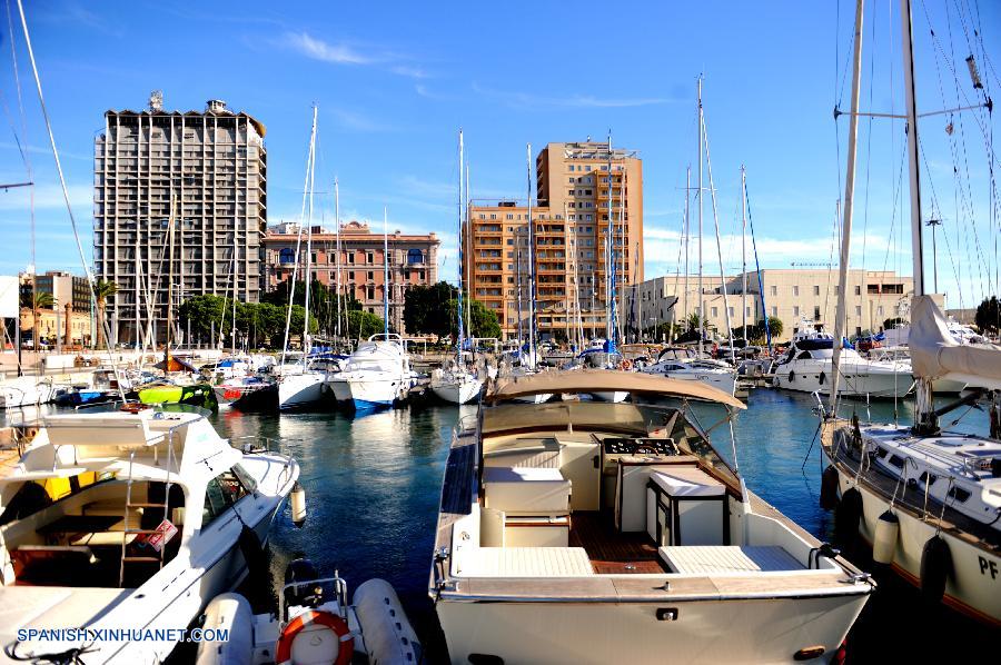 Bello paisaje de Cagliari, capital de la isla de Cerde?a de Italia