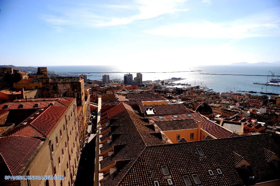 Bello paisaje de Cagliari, capital de la isla de Cerde?a de Italia