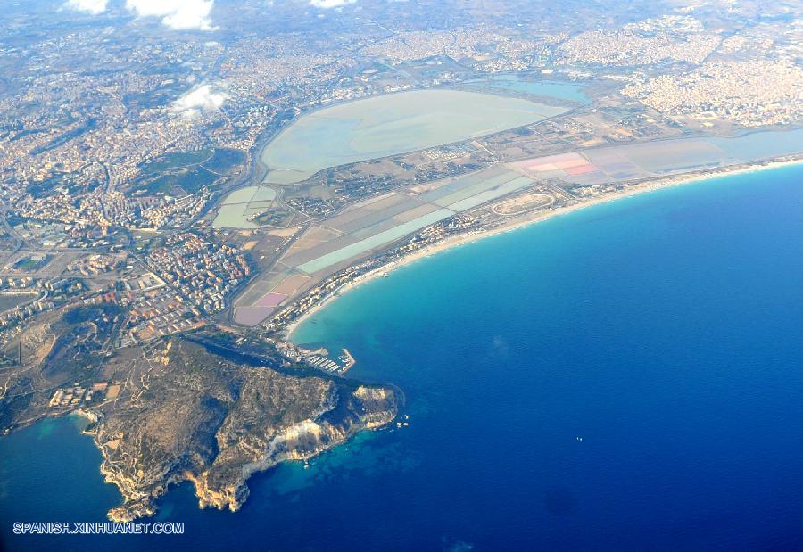 Bello paisaje de Cagliari, capital de la isla de Cerde?a de Italia