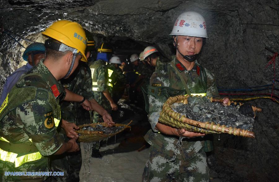 Once mineros atrapados dan se?ales de vida en suroeste de China 2