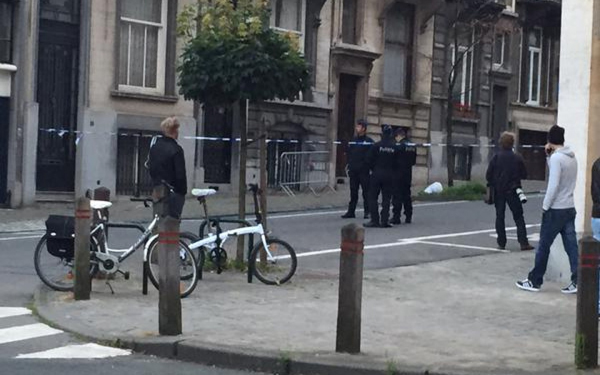 Un hombre toma a su esposa e hijos como rehenes en el centro de Bruselas