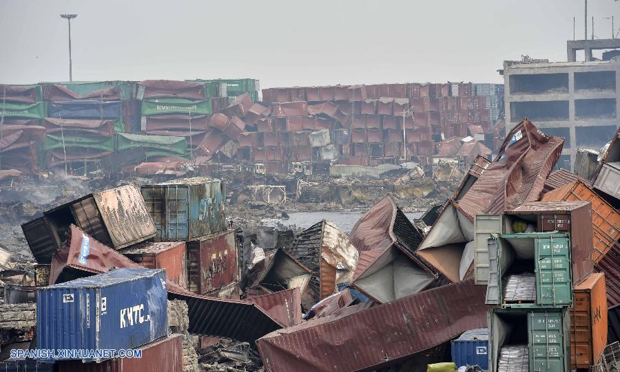 China continúa labores en sitio de explosiones en Tianjin