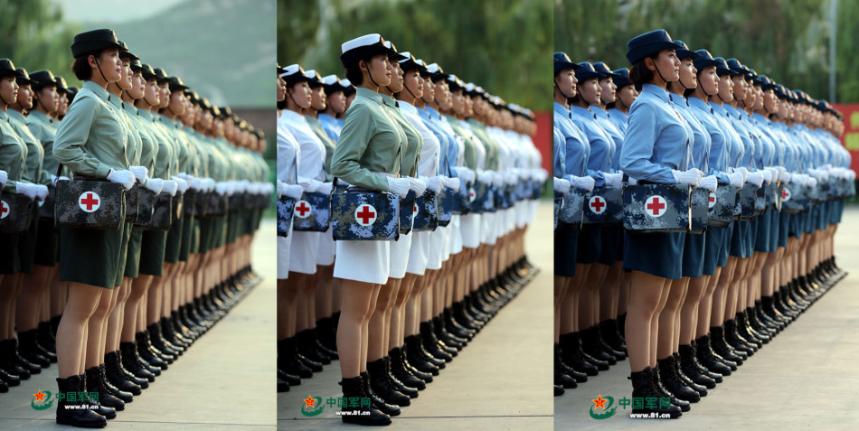 Vida cotidiana de soldadas durante entrenamiento para el desfile militar