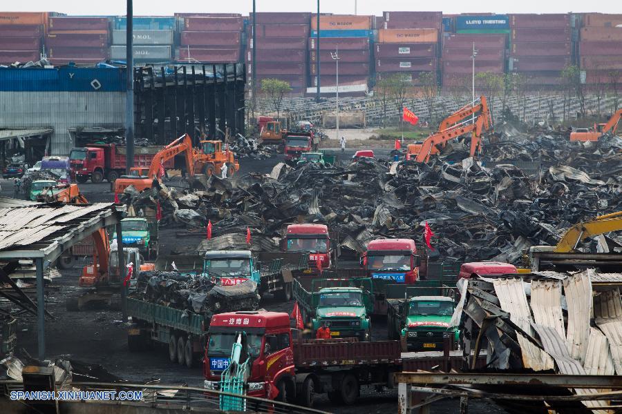 Asciende a 135 cifra de muertos de explosión en Tianjin