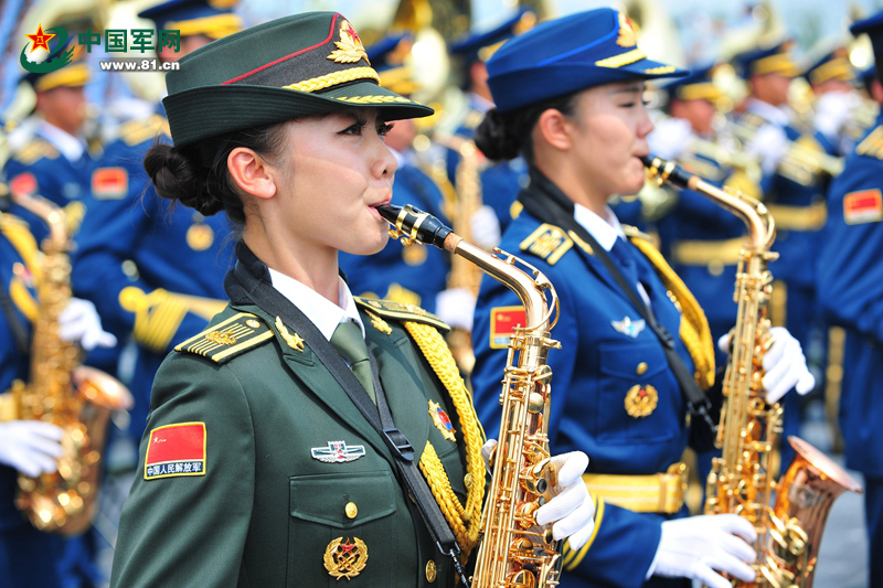 Fotos de soldados en el entrenamiento para el desfile militar