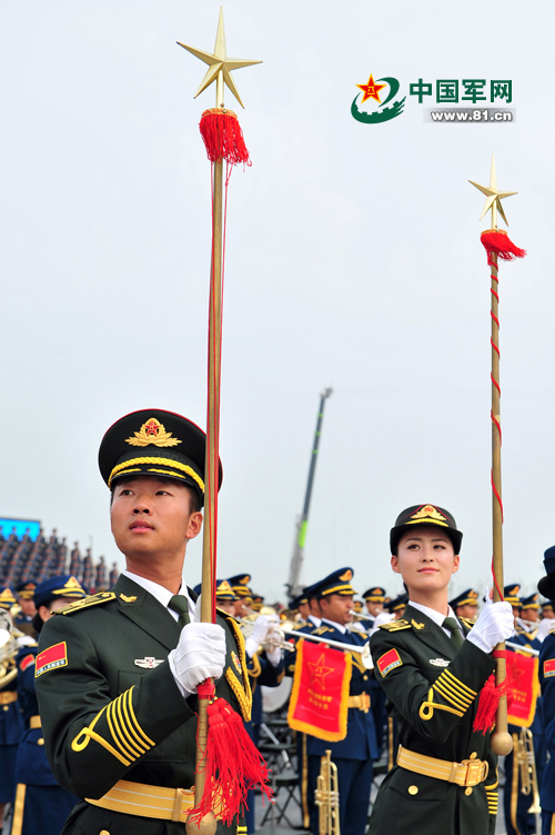 Fotos de soldados en el entrenamiento para el desfile militar