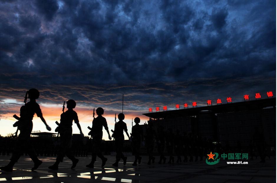 Entrenamientos de las tropas chinas para desfile militar de Día de Victoria