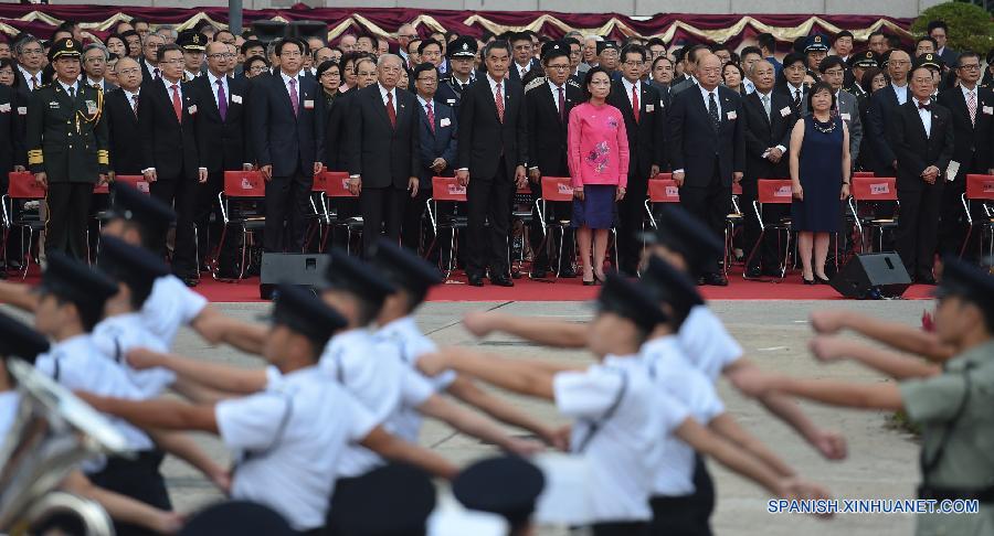 Ceremonia de izamiento de la bandera nacional en Macao y Hong Kong