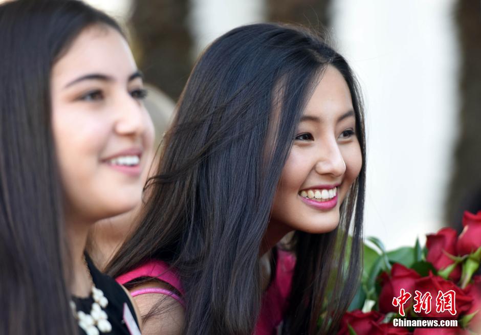 Chica de origen chino competirá por Reina de Rosa de EEUU