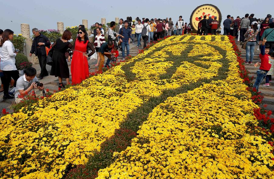 Millones de crisantemos adornan la ciudad de Kaifeng