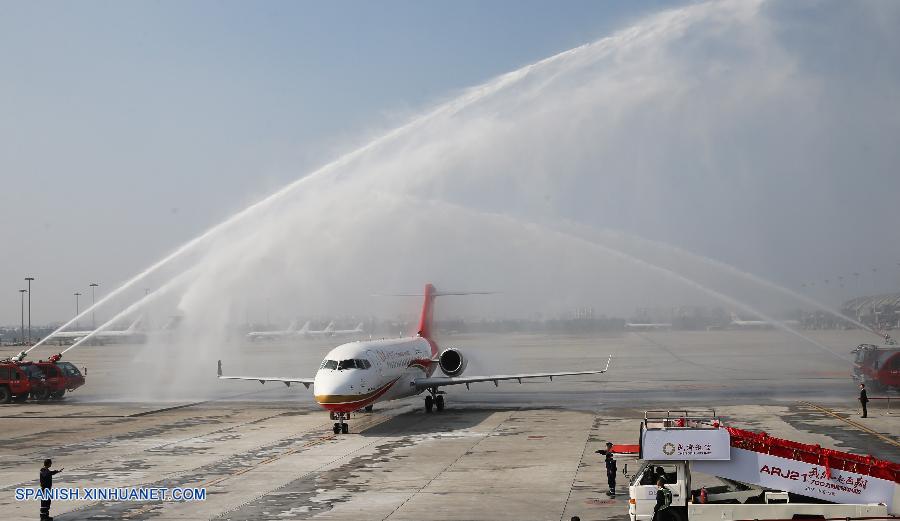 Entregado primer avión regional de fabricación china