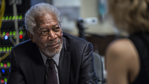 Morgan Freeman sufre un accidente aéreo