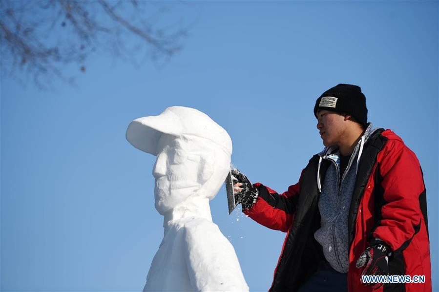 Comienza el concurso de esculturas de nieve en Harbin