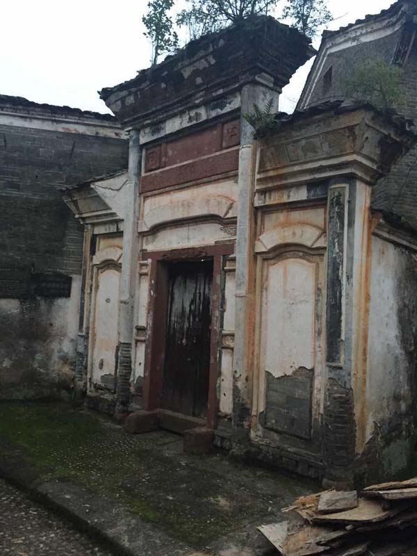 Periodistas extranjeros visitan el Museo Provincial de Jiangxi y la aldea Yanfang de Ji′an