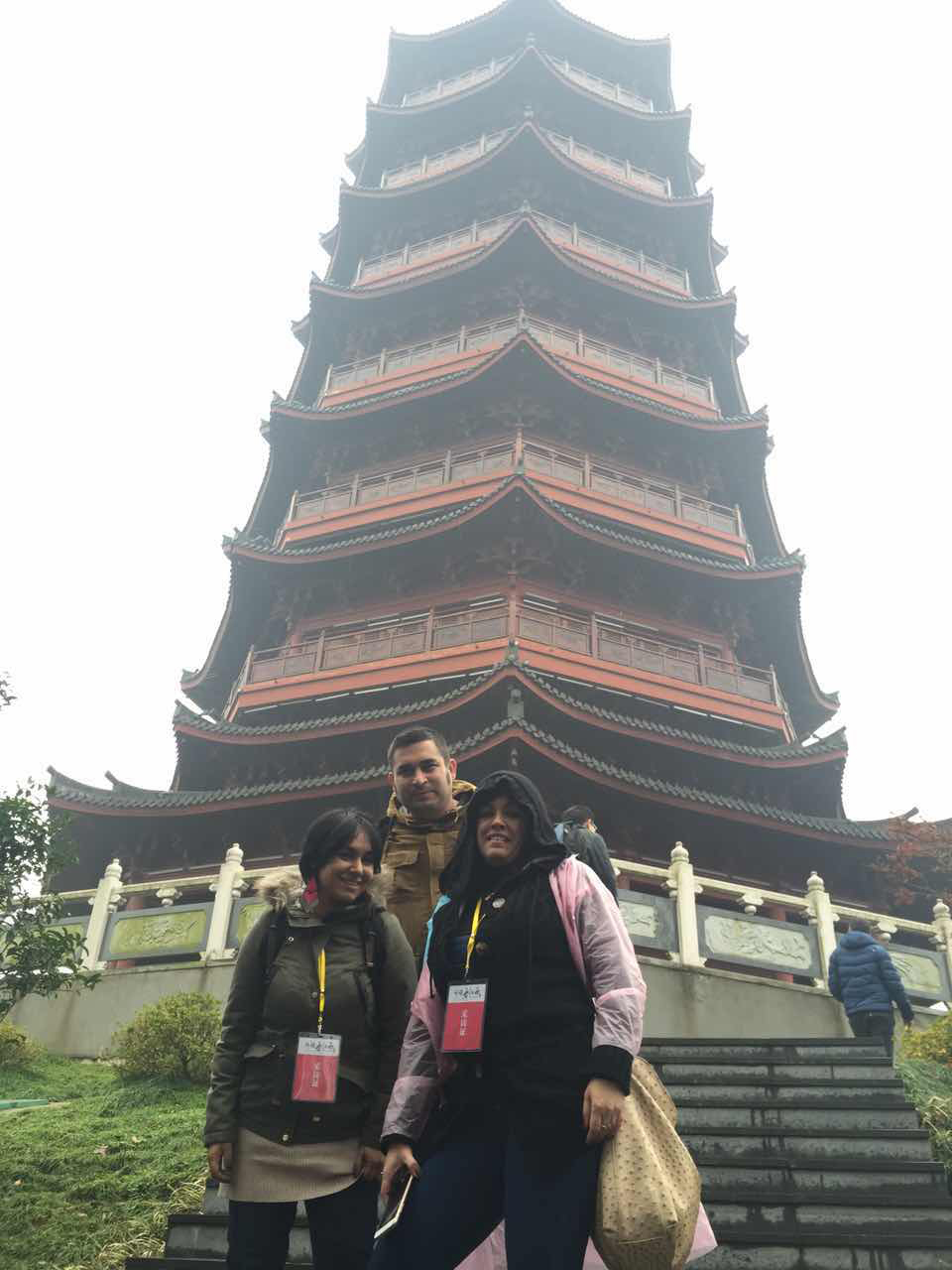 Periodistas extranjeros visitan el Parque de la Cultura Luling y el Museo de Ji′an