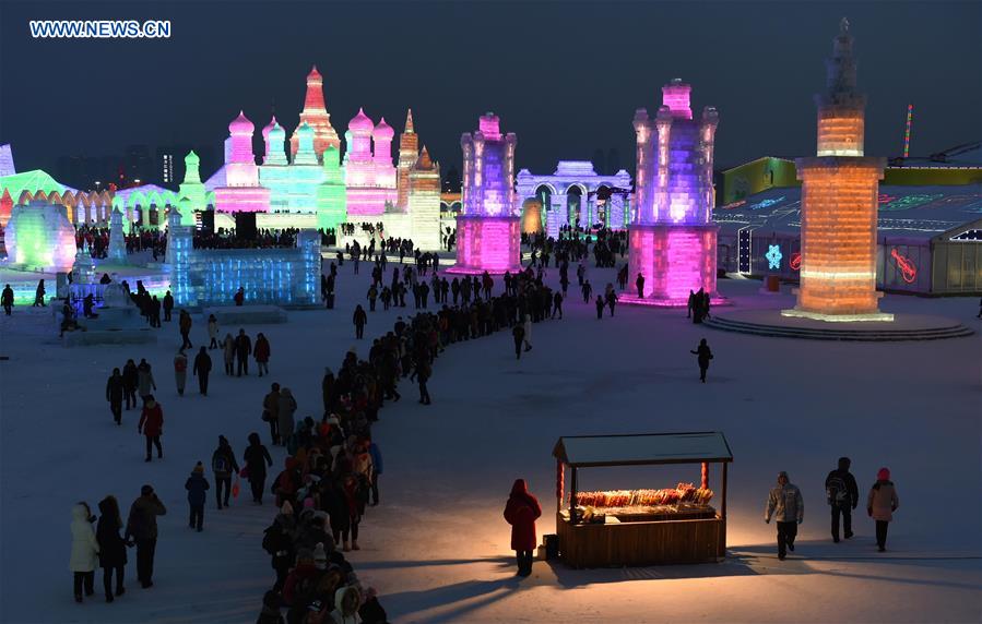 Inauguran el Festival Internacional de Hielo y Nieve de Harbin