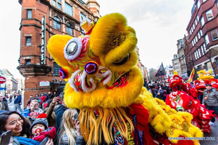 Medio millón de personas celebran A?o Nuevo chino en Londres