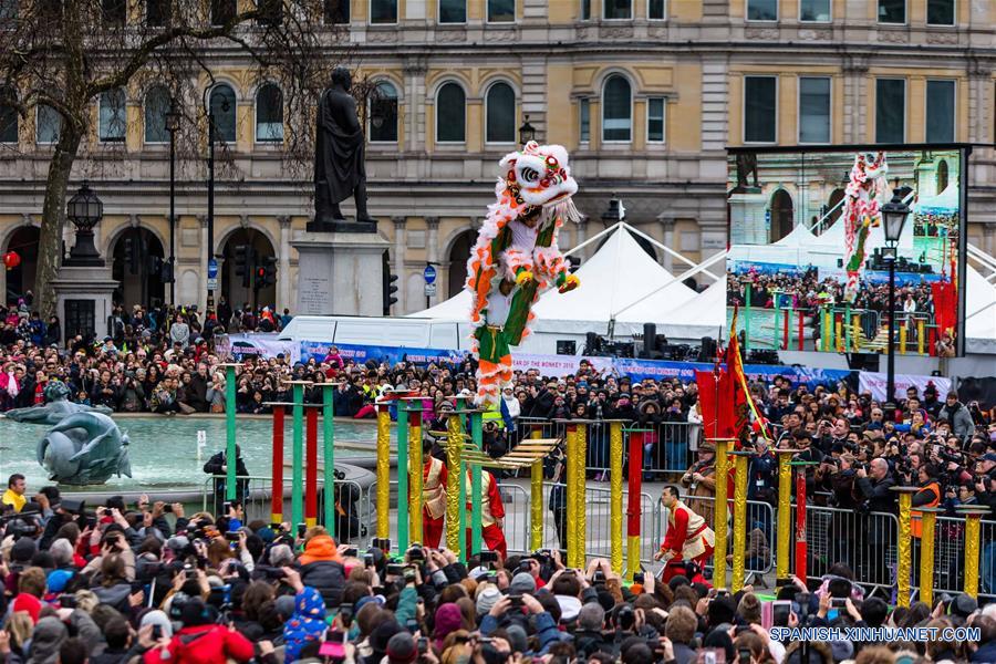 Medio millón de personas celebran A?o Nuevo chino en Londres