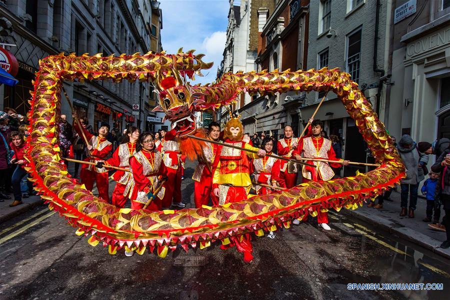 Medio millón de personas celebran A?o Nuevo chino en Londres