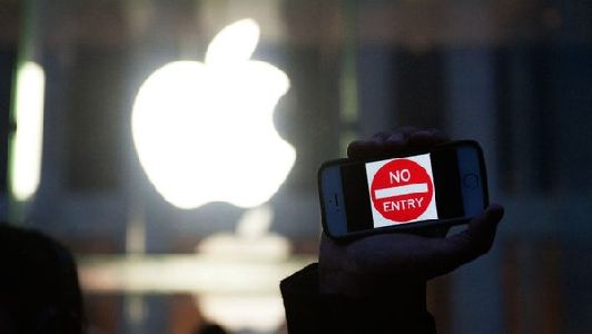 El FBI accede al iPhone del asaltante de San Bernardino sin ayuda de Apple