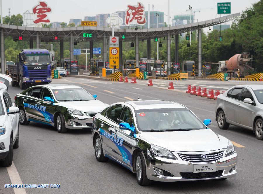 Vehículos sin conductor de China inician
 prueba de larga distancia en carretera
