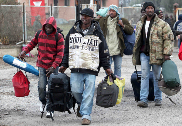 Descubren un camión frigorífico en Francia con 12 inmigrantes