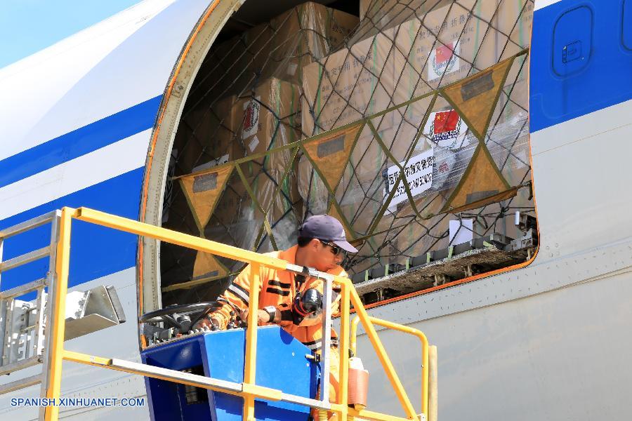 China entrega ayuda humanitaria para damnificados por terremoto en Ecuador