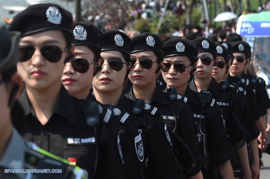 21 mujeres patrullan el Lago Oeste de Hangzhou