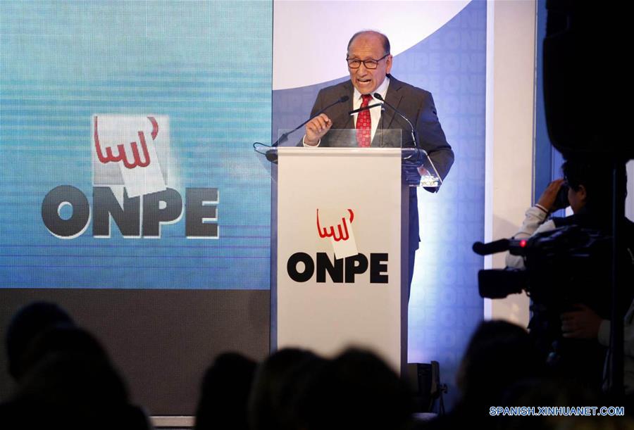 El jefe de la Oficina Nacional de Procesos Electorales (ONPE), Mariano Cucho, participa en una conferencia de prensa sobre los resultados con el 100 por ciento de actas procesadas de la segunda vuelta electoral presidencial, en Lima, Perú, el 9 de junio de 2016. El economista Pedro Pablo Kuczynski ganó el jueves la Presidencia de Perú con 50.12 por ciento de votos a favor, superando con escaso margen a su rival Keiko Fujimori, quien alcanzó 49.88 por ciento, con el 100 por ciento de actas procesadas, informó la Oficina Nacional de Procesos Electorales (ONPE). (Xinhua/Eddy Ramos/ANDINA)