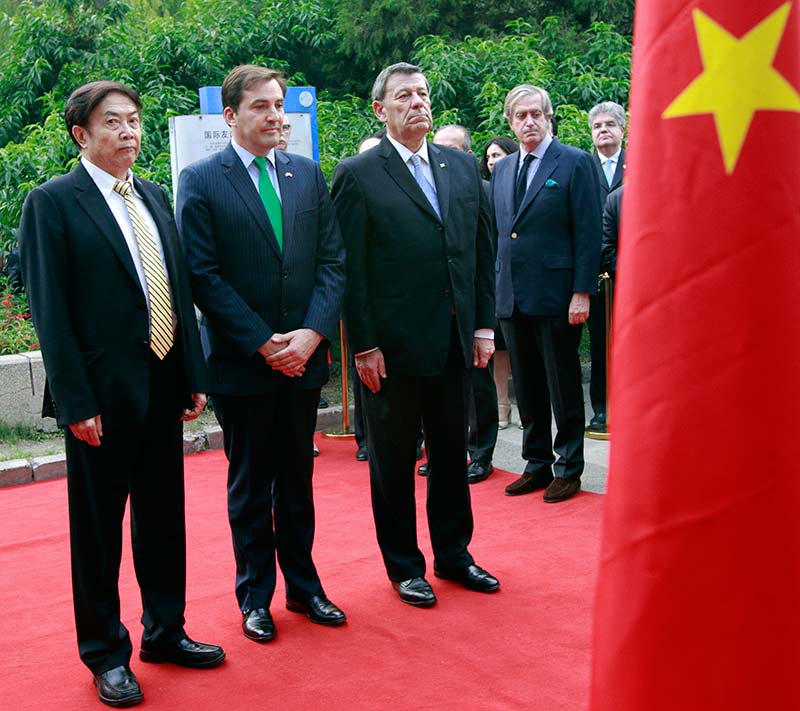 Develan en Beijing un busto de José Gervasio Artigas, héroe nacional de Uruguay 6