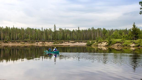 Mueren al menos catorce ni?os al volcar dos barcas en un lago de Rusia