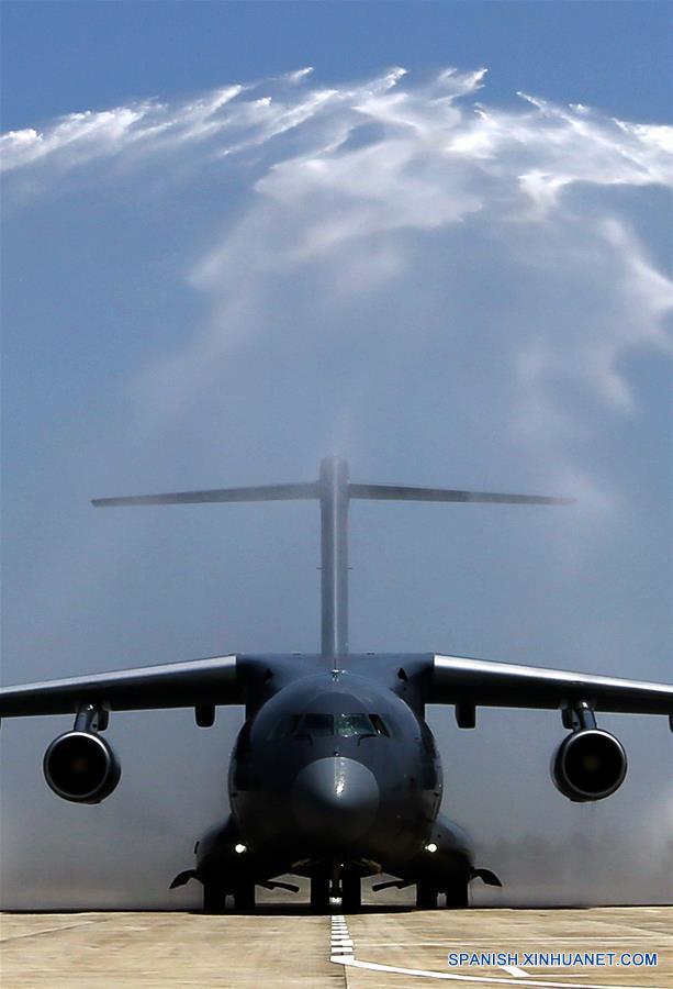 Imagen de archivo sin fechar del Y-20, una aeronave de grandes dimensiones de fabricación china. El avión de transporte Y-20, se incorporó oficialmente el miércoles a la Fuerza Aérea del Ejército Popular de Liberación (EPL). (Xinhua/Liu Chang)