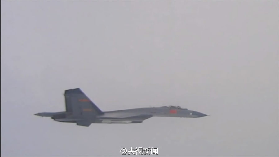 Fuerza aérea china realiza patrulla en Mar Meridional de China