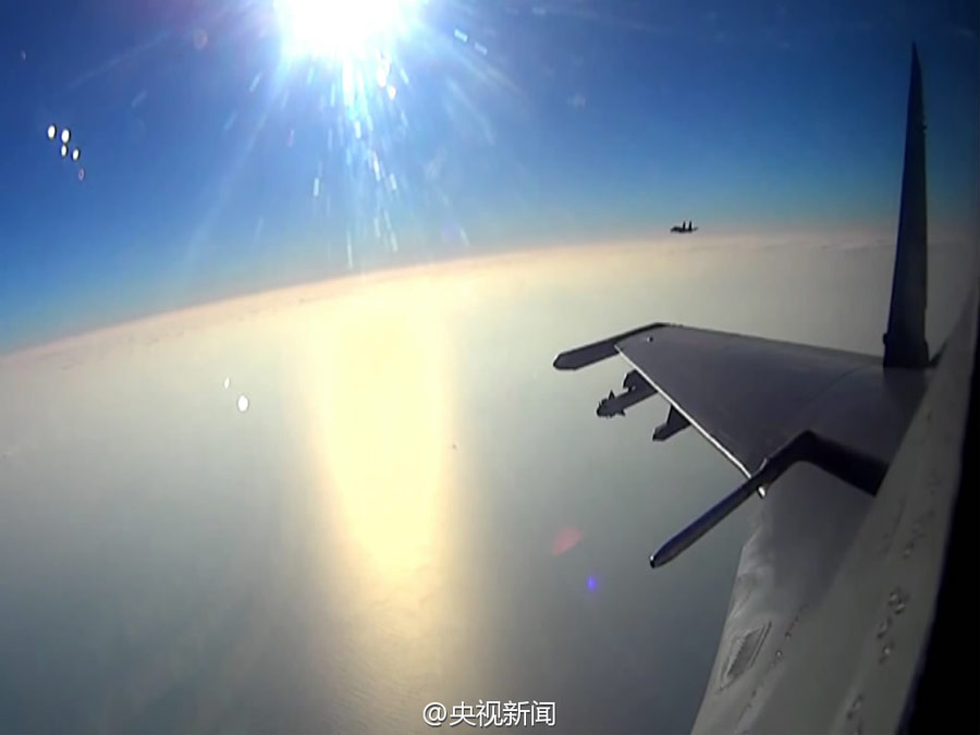 Fuerza aérea china realiza patrulla en Mar Meridional de China