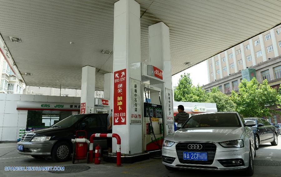 China rebaja precios de combustibles