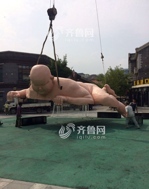 Retiran las estatuas desnudas del centro de Jinan