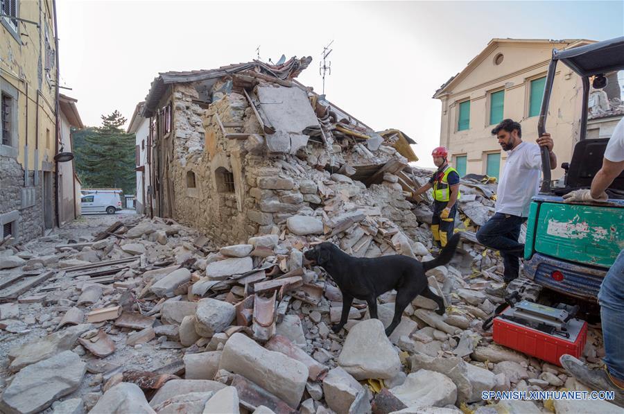 Sube a 281 número de muertos por sismo en Italia