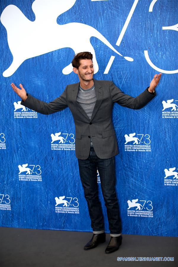 El actor Pierre Niney，asiste a la sesión fotográfica para la película "Frantz" en competencia durante el 73 Festival Internacional de Cine de Venecia, en Venecia, Italia, el 3 de septiembre de 2016.