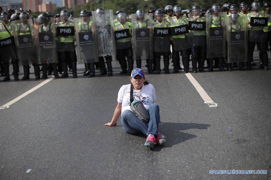 Realizan movilizaciones en Venezuela tras suspensión de revocatorio presidencial