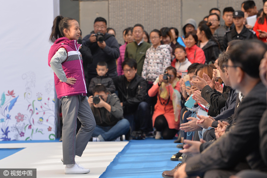 Nuevos uniformes escolares más elegantes y a la moda